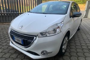Peugeot 208 1.4 HDi 68 CV 5 porte Allure