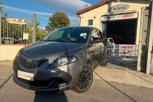 Lancia Ypsilon 1.0 FireFly Hybrid Silver