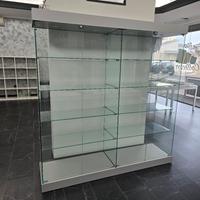 Coppia Vetrine in vetro con luci con serratura 
