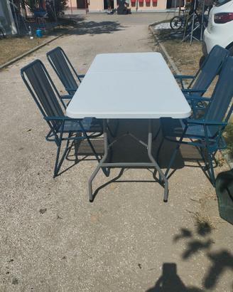 Tavolo pieghevole con  4 sedie