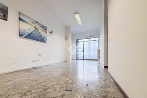 NEGOZIO A TRAVAGLIATO