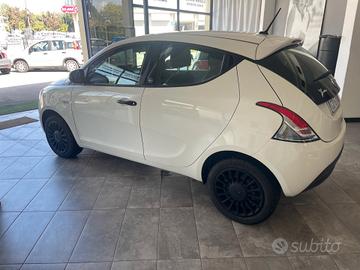 Lancia Ypsilon 1.0 FireFly 5 porte S&S Hybrid Ecoc