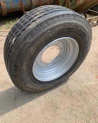 Ruota Pirelli 285/ 70 R 19,5