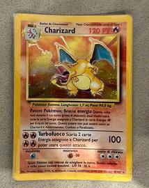 Carta Pokemon Charizard 1° edizione ITA