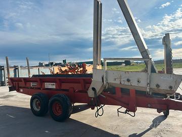 Carica balloni per trattore