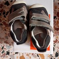 scarpe bambino taglia 22