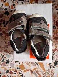 scarpe bambino taglia 22