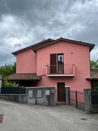 Villetta libera sui 4 lati a Bagni di Lucca
