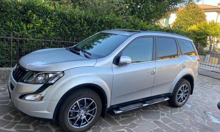 Mahindra Xuv 500 W10 Pelle/ Tetto Apribile 7 Posti