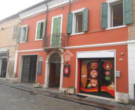 NEGOZIO A COMACCHIO