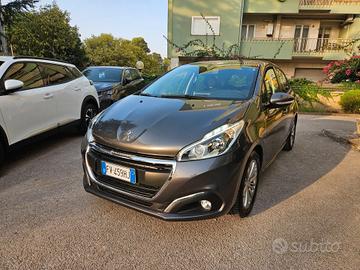 Peugeot 208 PureTech 82 5 porte Allure