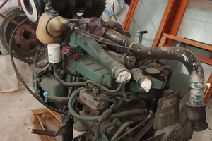 Motore e cambio volvo fl7