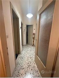 Via Bari - Trivani al piano intermedio