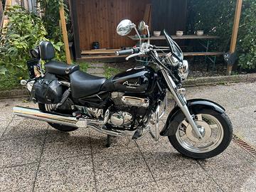 Hyosung  Aquila, custom 250 cc