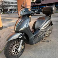 Piaggio Beverly 300 con bauletto - 10.000km