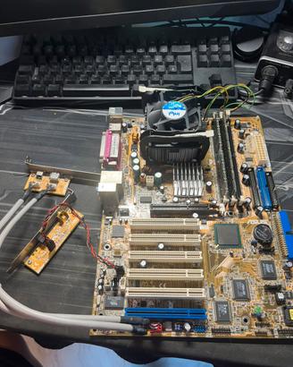 Retro Gaming PC | Pentium 4 2.8GHz | Radeon 9250