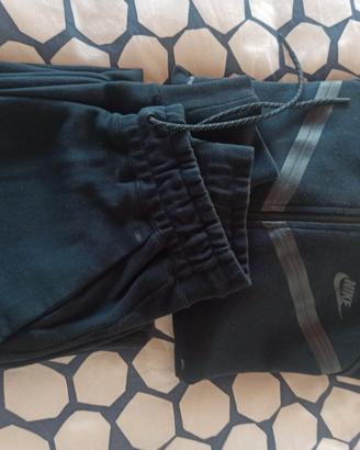 tuta nike tech donna