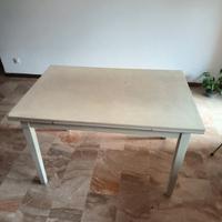 Tavolo allungabile in legno