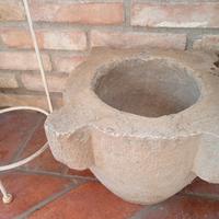 antico mortaio in marmo 