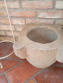 antico mortaio in marmo 