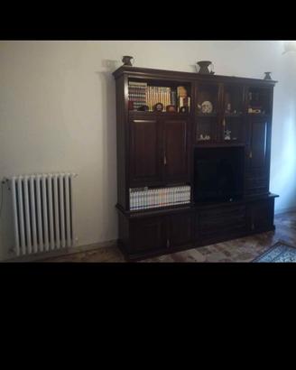 Armadio arte povera da sala con porta televisore 