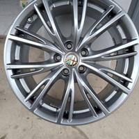 Cerchi e gomme da 18 pollici  Stelvio /Giulia/159