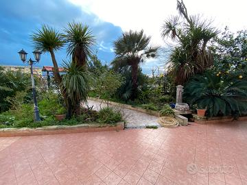 Appartamento con spzio esterno-via stellato