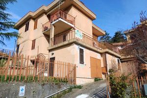 4 LOCALI A SAVIGNONE