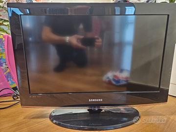 TV LCD SAMSUNG LE26B450C4W