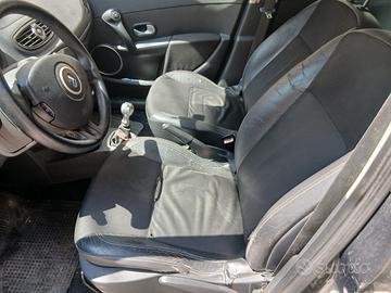 Renault clio le iene 