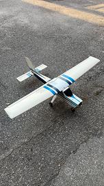 Aeromodello Cessna in balsa