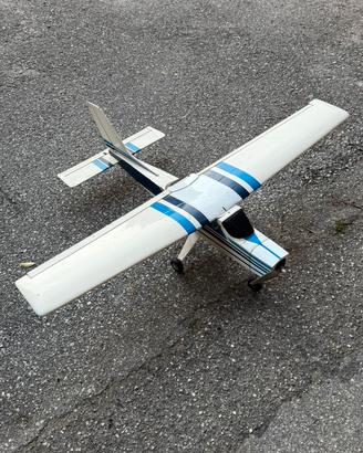 Aeromodello Cessna in balsa