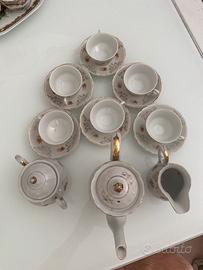 Set di tazzine di porcellana tè o cioccolato