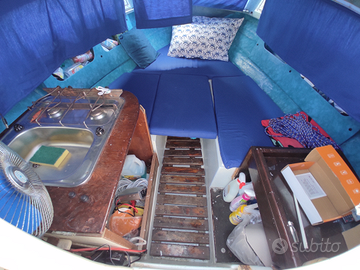 Barca a motore semicabinato