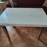 Tavolo in legno + sedie