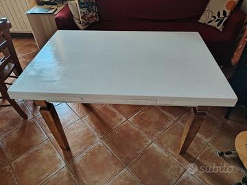 Tavolo in legno + sedie