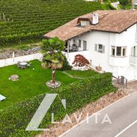 Villa unifamiliare con giardino a Caldaro