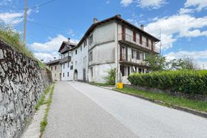 3 LOCALI A VERZEGNIS