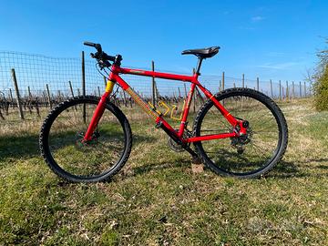 Bicicletta Cannondale F900 sx