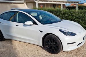 TESLA Model 3 - 2023