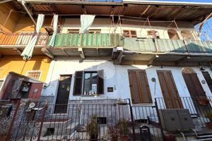 CASA SEMINDIPENDENTE A BIELLA