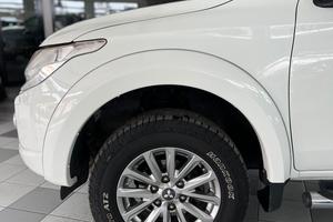 Mitsubishi L200 2.4 DI-D/181CV Double Cab Intense