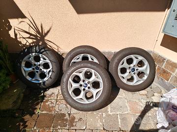 set gomme invernali 195/65 R16 cerchi Ford dunlop