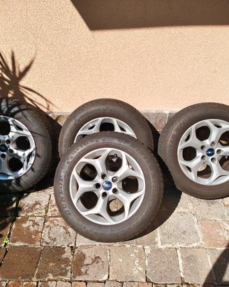 set gomme invernali 195/65 R16 cerchi Ford dunlop
