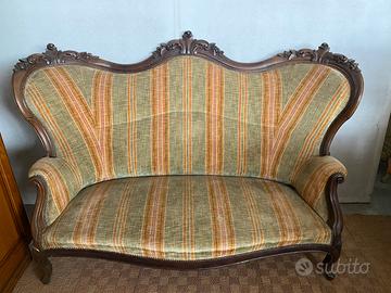 Divano Luigi Filippo in noce 1800