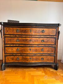 Mobile antico Canterano