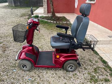 Scooter elettrico anziano disabile usato