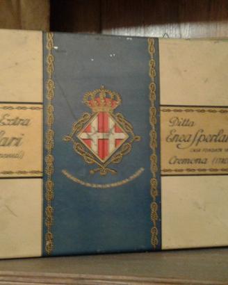 antica scatola di latta 