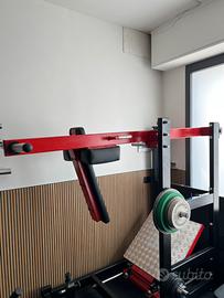 Pendulum squat con pedana regolabile