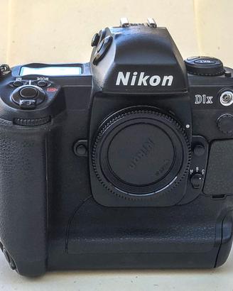 NIKON D1 X FOTOCAMERA DSRL CORPO COMPRESE 4 CARD